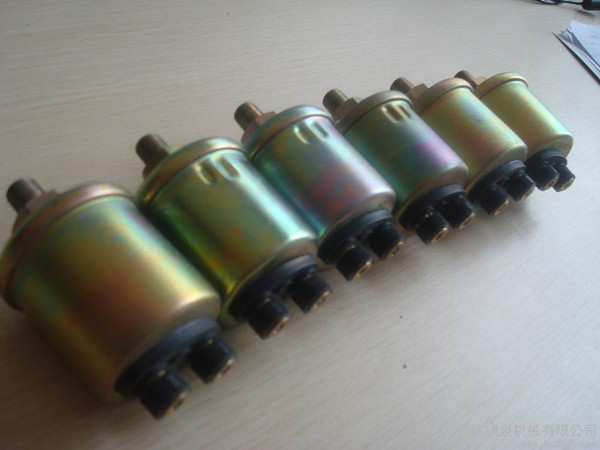 常見(jiàn)拖拉機(jī)壓力報(bào)警器 常見(jiàn)拖拉機(jī)壓力報(bào)警器