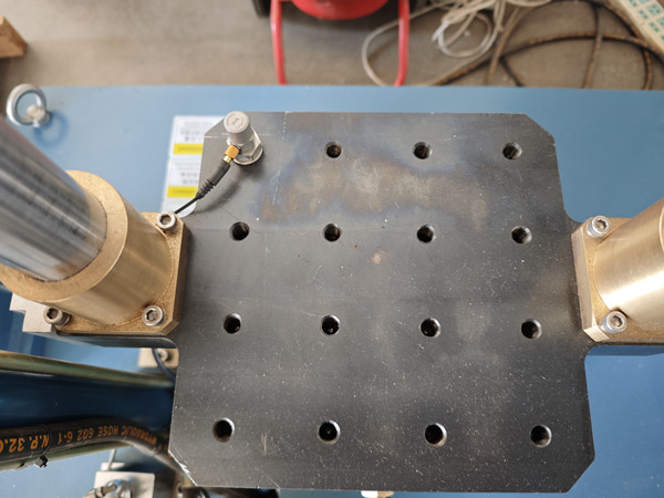 沖擊試驗(yàn)機(jī)(圖3) 沖擊試驗(yàn)機(jī)(圖3)